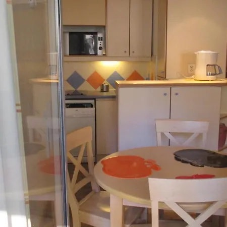 Promenade Des Bains Apartment